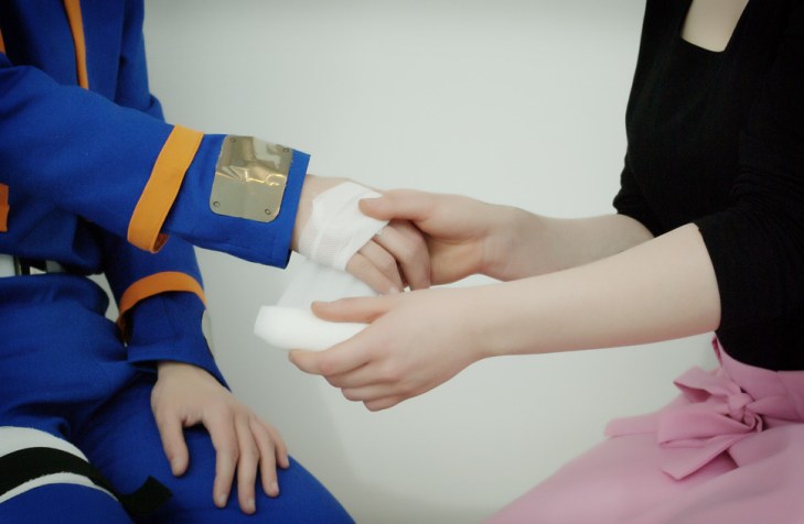 Rin helps Obito Cosplay by nohara-s